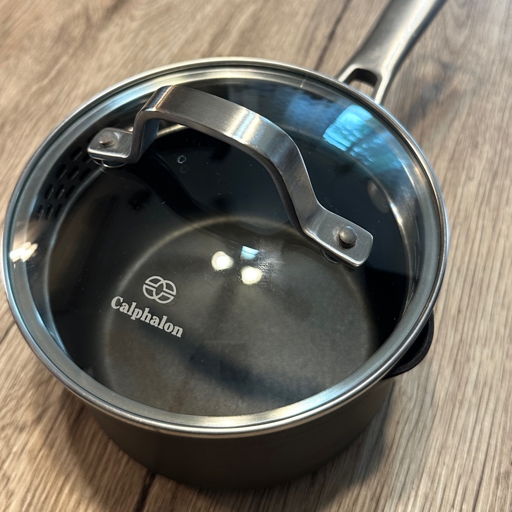 Calphalon Classic 1.5 qt Sauce pan